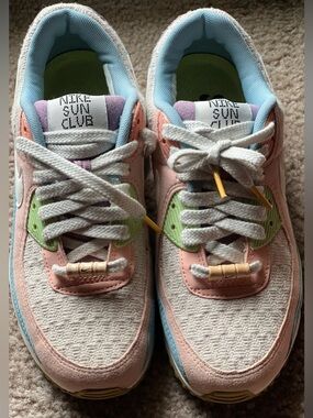 Women’s Multi Color Nike Air Max Size 8